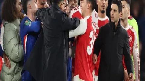 巴特勒去年休赛期热切寻求提前续约热火，莱利婉拒，霍斯特曝光内情